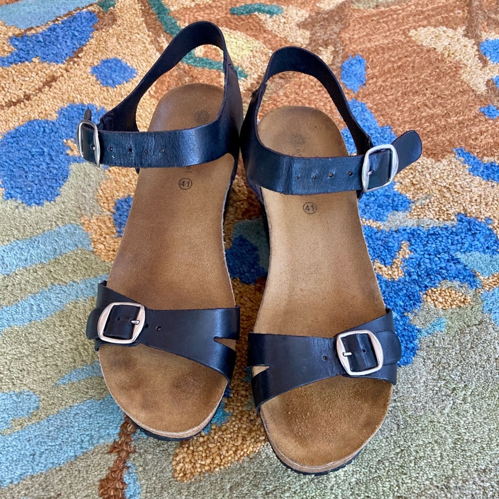 ERIC MICHAEL Leather Whitney Wedge
 -size 41